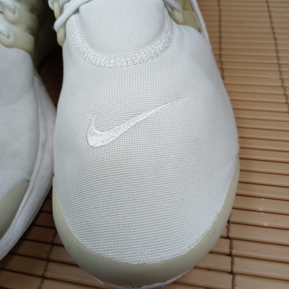 Men\'s Nike Air Presto Essential Triple White Runni main image 10